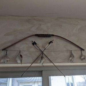 Bow & Arrows Decorative Wall Item